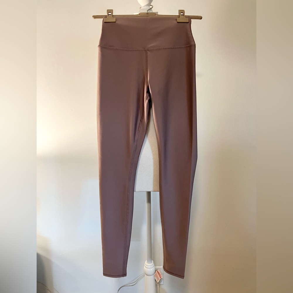 Alo Yoga High Waist Airlift Legging in Size Medium
